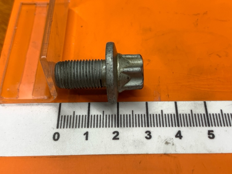 болт гидротрансформатора, 420 рублей, Красноярск