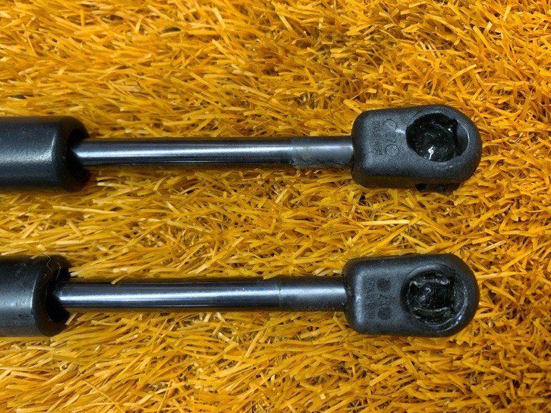 Амортизатор стекла багажника, 440 рублей, Красноярск