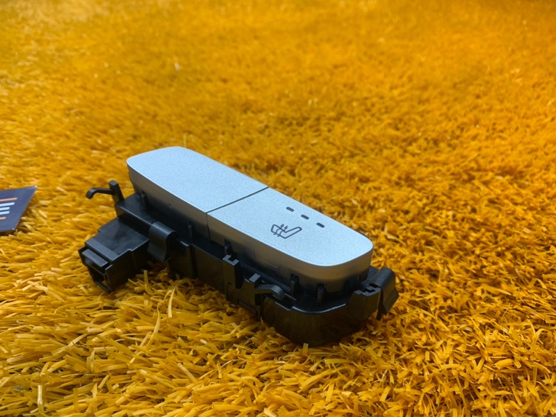 Кнопка подогрева сидений, 800 рублей, Красноярск