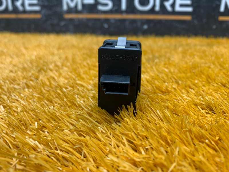 кнопка стеклоподъемника, 500 рублей, Красноярск