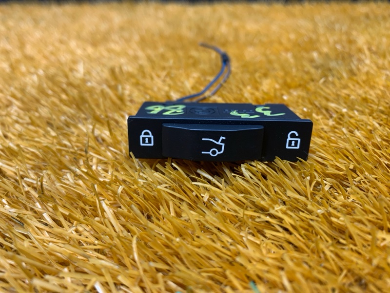 Кнопка открывания багажника, 500 рублей, Красноярск