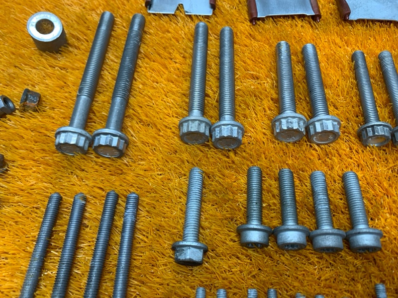 Болты и гайки ДВС, 830 рублей, Красноярск