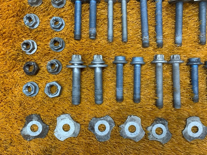 Болты и гайки задней подвески, 800 рублей, Красноярск