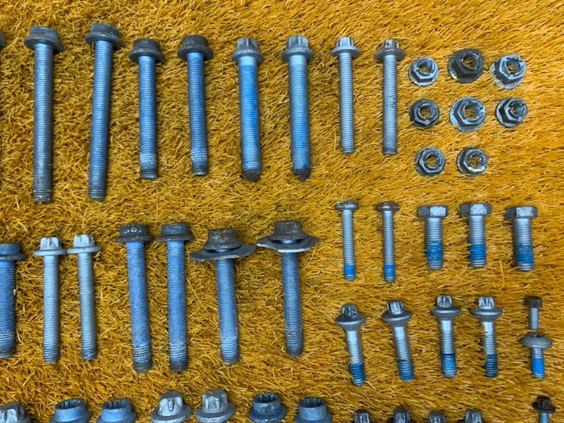 Болты и гайки задней подвески, 800 рублей, Красноярск