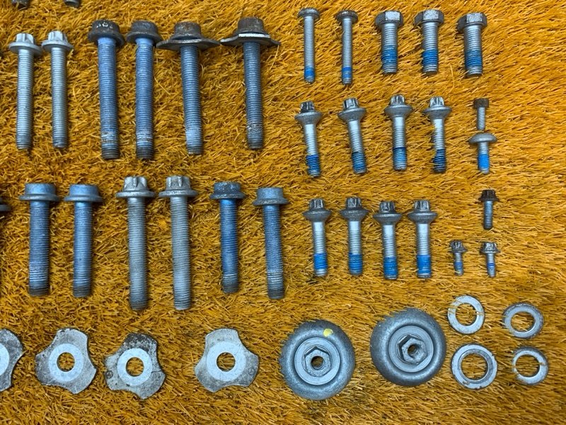 Болты и гайки задней подвески, 800 рублей, Красноярск