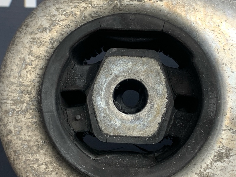 Балка поперечная (подрамник), 1700 рублей, Красноярск