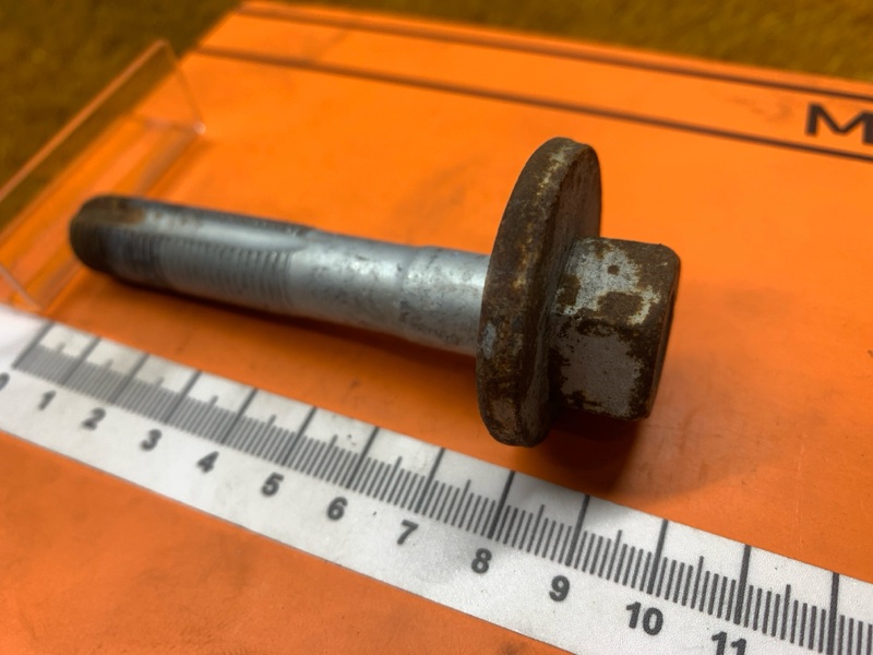 Болт развальный, 540 рублей, Красноярск