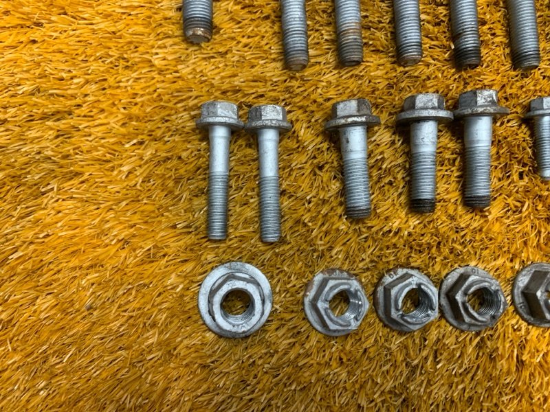 Болты и гайки задней подвески, 700 рублей, Красноярск