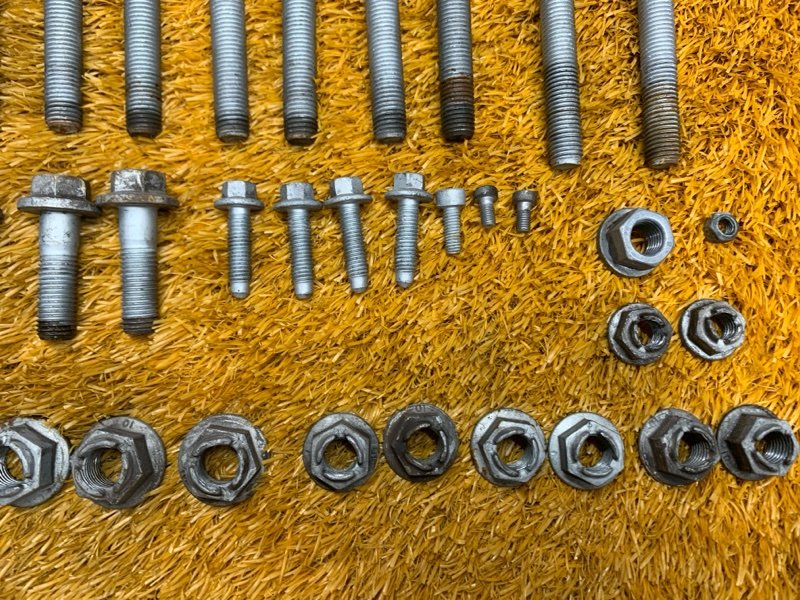 Болты и гайки задней подвески, 700 рублей, Красноярск