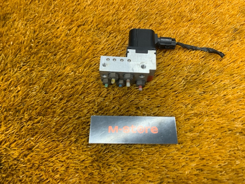 Блок клапанов пневмоподвески, 4900 рублей, Красноярск