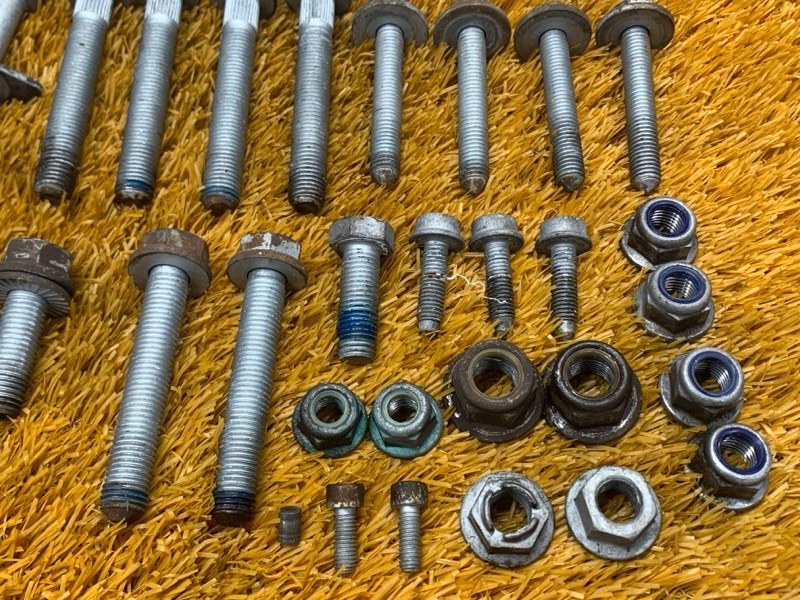 Болты и гайки задней подвески, 700 рублей, Красноярск