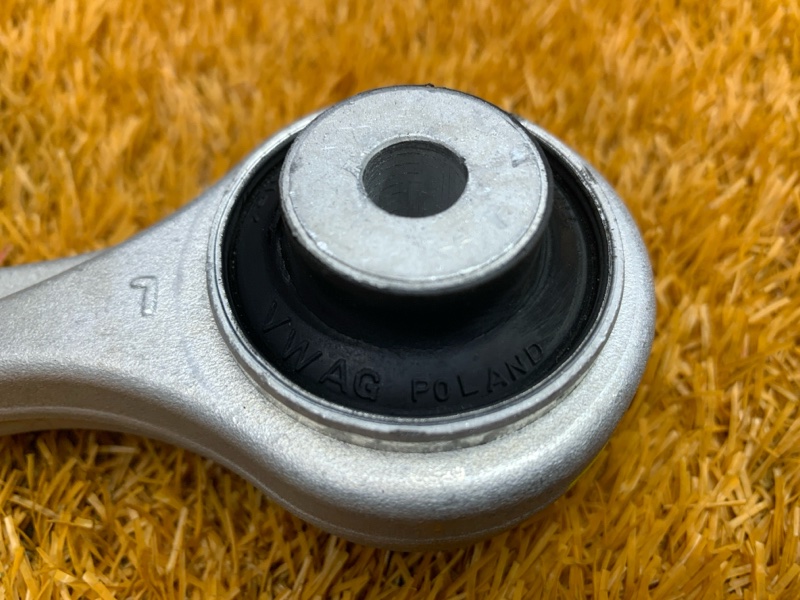 Рычаг подвески верхний, 960 рублей, Красноярск