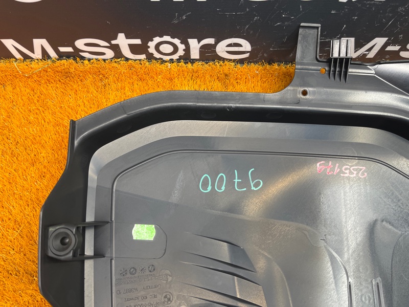 крышка двигателя, 1000 рублей, Красноярск