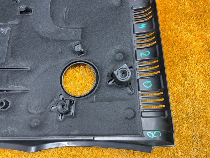 крышка двигателя, 2000 рублей, Красноярск