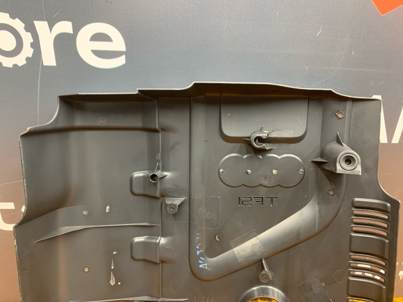 крышка двигателя, 2000 рублей, Красноярск