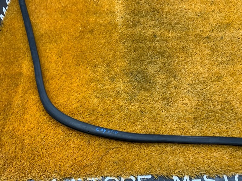 Уплотнитель капота, 750 рублей, Красноярск