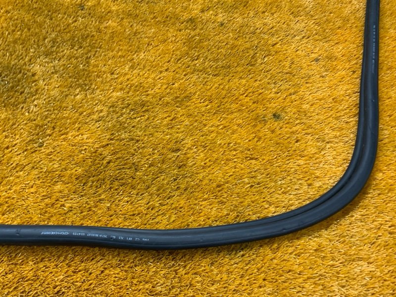 Уплотнитель капота, 750 рублей, Красноярск