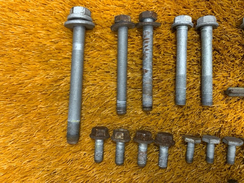 Болты и гайки задней подвески, 1000 рублей, Красноярск