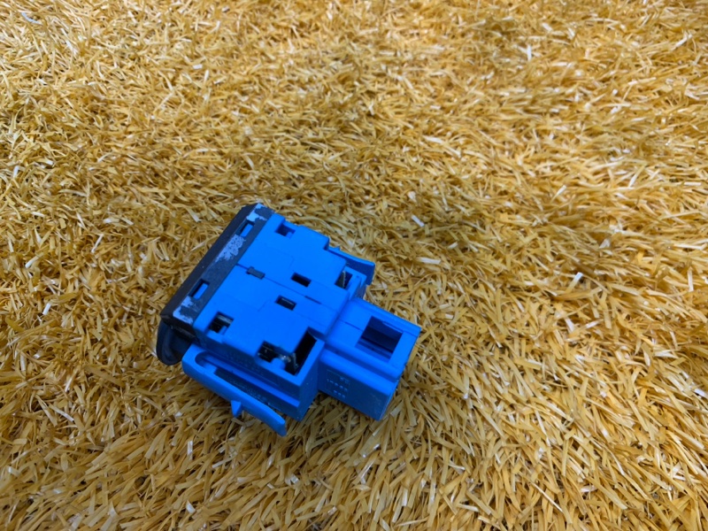 Кнопка освещения панели приборов, 200 рублей, Красноярск