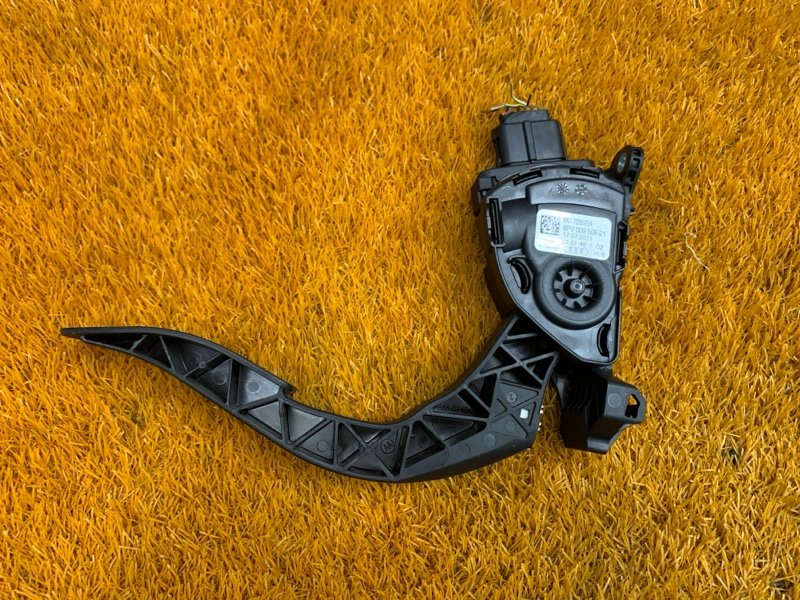 педаль газа, 500 рублей, Красноярск