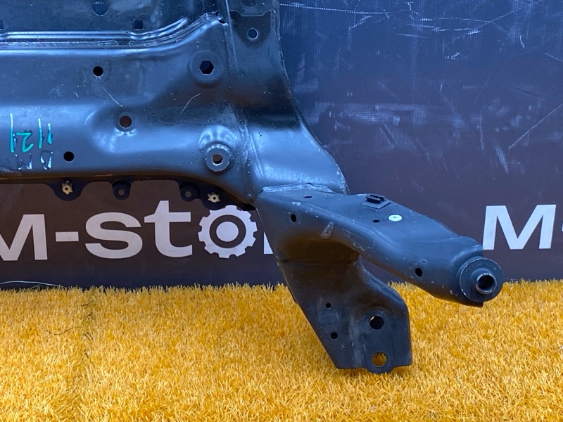 Балка поперечная (подрамник), 10200 рублей, Красноярск