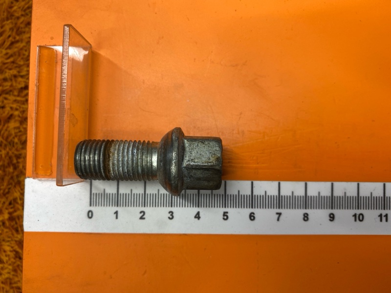 болт колесный, 1600 рублей, Красноярск