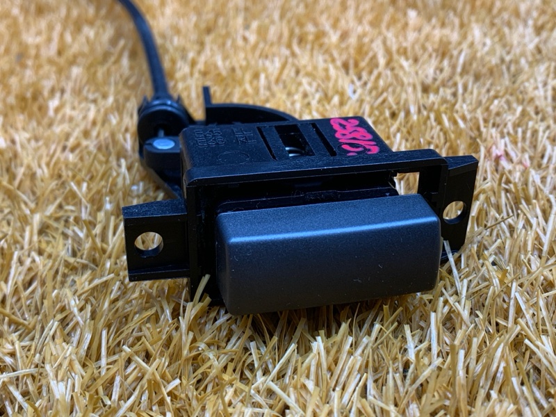 Кнопка открывания бардачка, 300 рублей, Красноярск