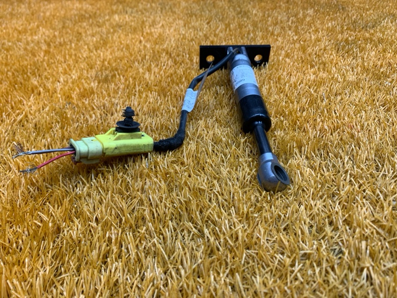 Пиропатрон петли капота, 1500 рублей, Красноярск