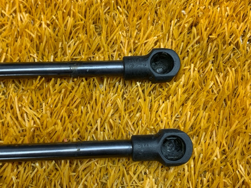 Амортизатор стекла багажника, 830 рублей, Красноярск