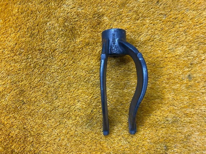 Кронштейн амортизатора, 800 рублей, Красноярск