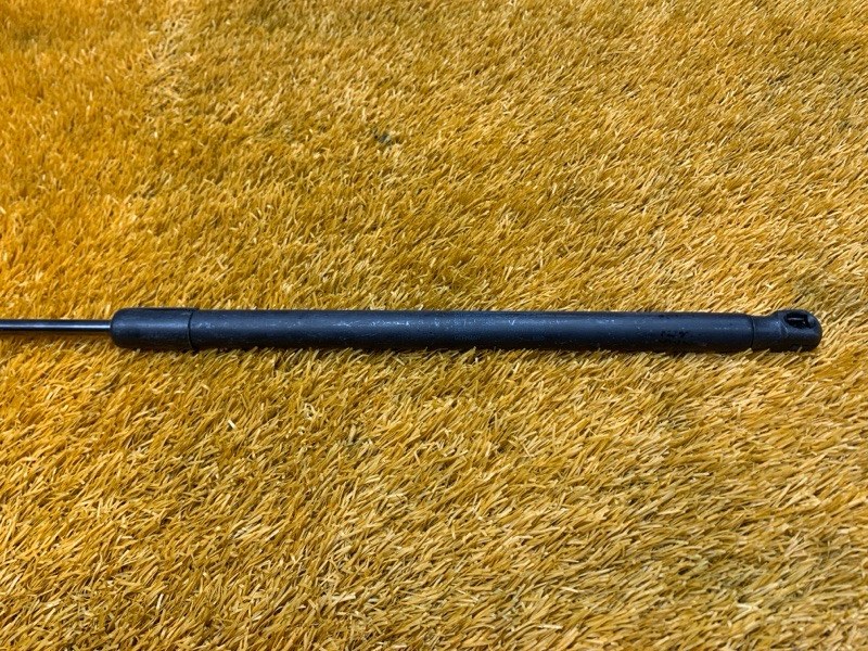 амортизатор капота, 640 рублей, Красноярск