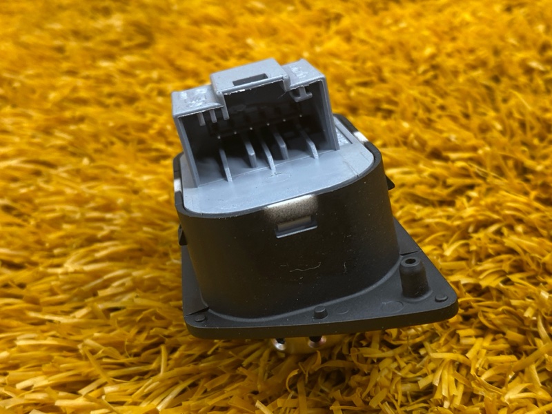 Кнопка регулировки зеркал, 1000 рублей, Красноярск