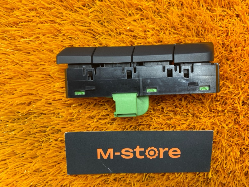 кнопка памяти сидений, 600 рублей, Красноярск