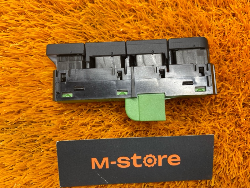 кнопка памяти сидений, 600 рублей, Красноярск