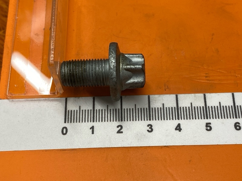 болт гидротрансформатора, 440 рублей, Красноярск