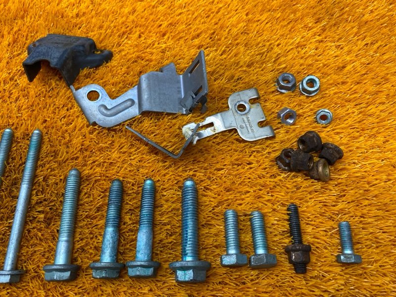 Болты и гайки ДВС, 1300 рублей, Красноярск