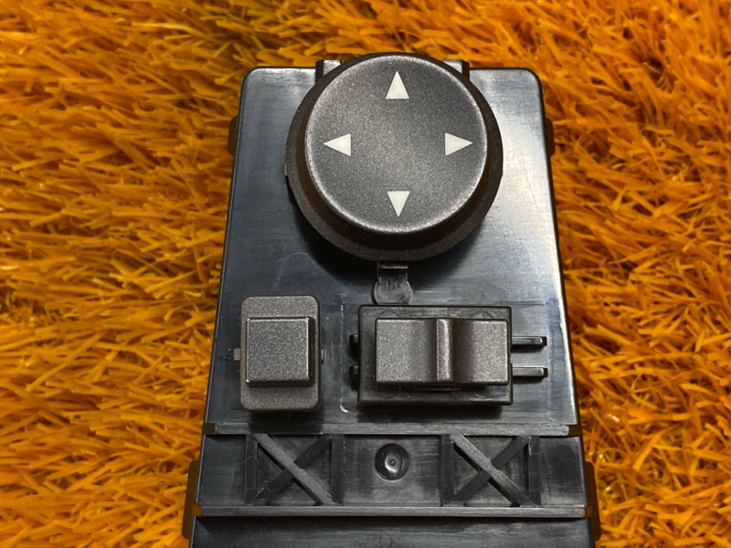 Блок управления стеклоподъемниками, 1000 рублей, Красноярск