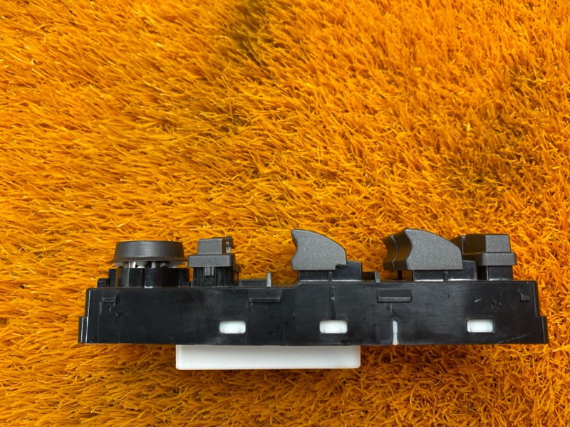 Блок управления стеклоподъемниками, 1000 рублей, Красноярск