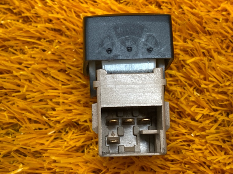 кнопка стеклоподъемника, 280 рублей, Красноярск