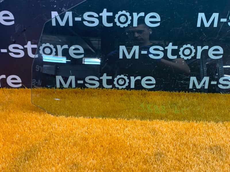 Стекло боковое, 1360 рублей, Красноярск