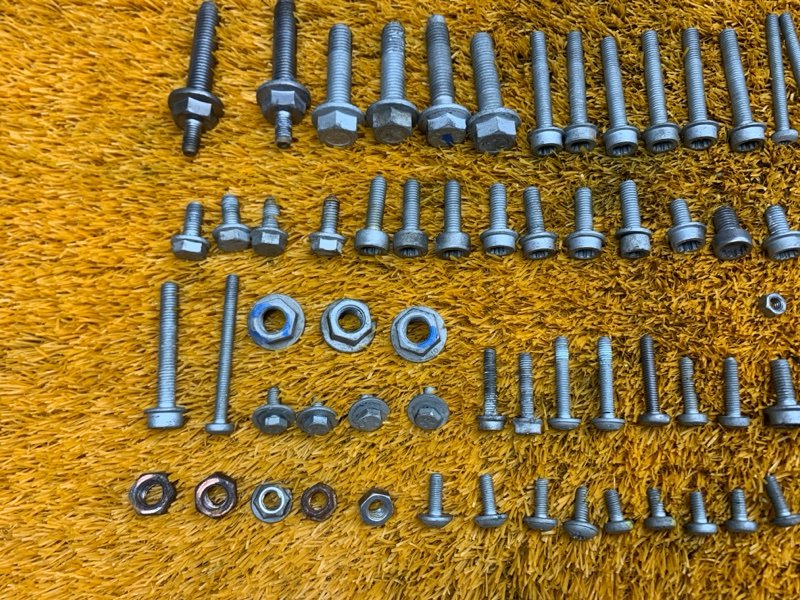 Болты и гайки ДВС, 1300 рублей, Красноярск