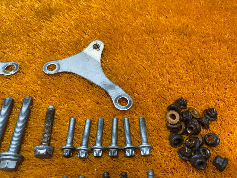 Болты и гайки ДВС, 1040 рублей, Красноярск