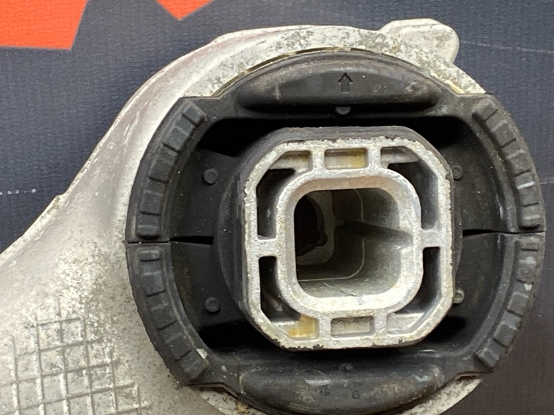 Балка поперечная (подрамник), 3230 рублей, Красноярск