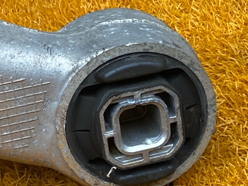 Балка поперечная (подрамник), 3230 рублей, Красноярск