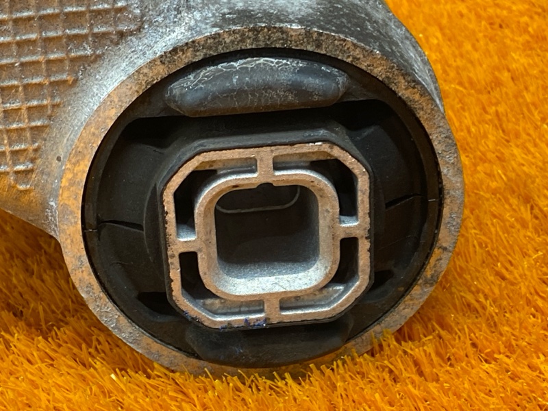 Балка поперечная (подрамник), 3050 рублей, Красноярск