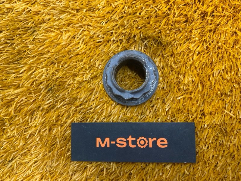 Гайка привода, 100 рублей, Красноярск