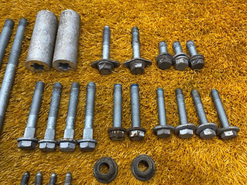 Болты и гайки задней подвески, 700 рублей, Красноярск