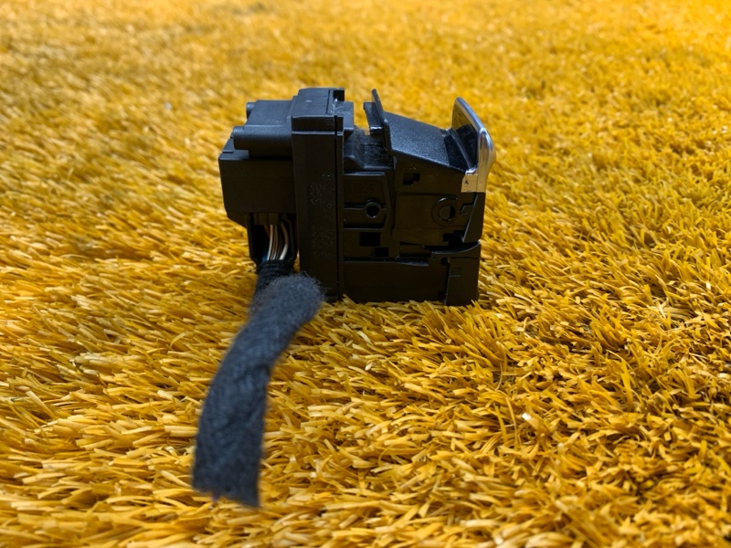 Кнопка стояночного тормоза, 500 рублей, Красноярск