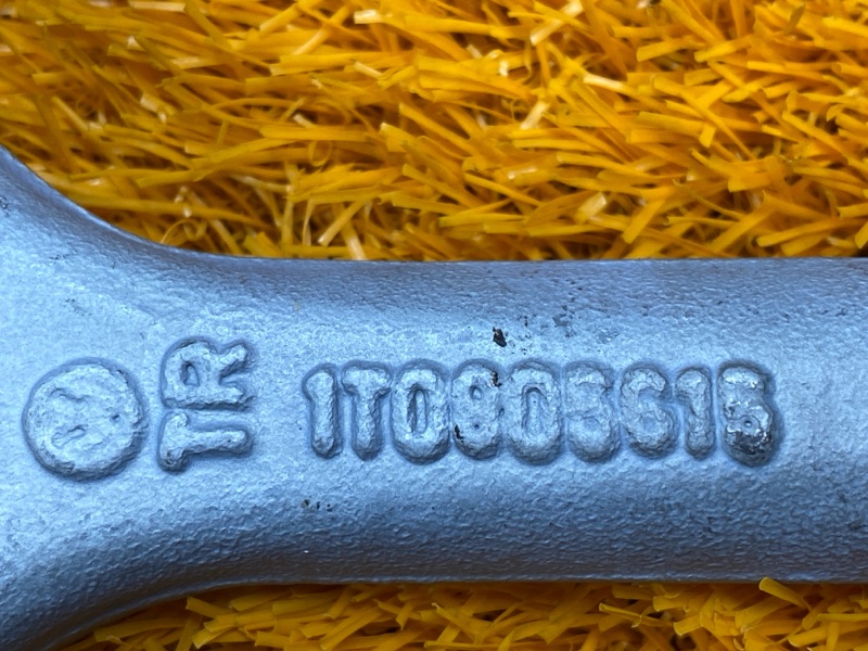 Крюк буксировочный, 1300 рублей, Красноярск