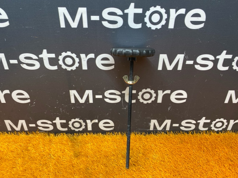 болт крепления запасного колеса, 930 рублей, Красноярск